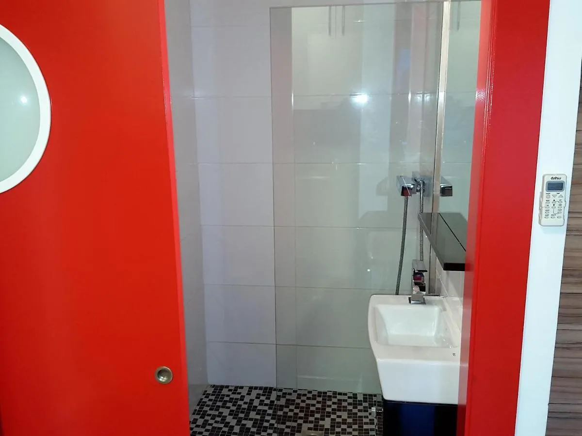 Apartment Estudio Renovado Con Terraza A 200M De La Playa De Roses + Parking Privado Y Climatizacion - Es-258-14